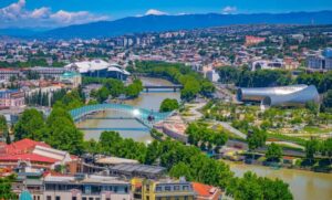 جورجيا : جنة القوقاز الخضراء.. 5 وجهات حصرية لإجازة عائلية لا تُنسى